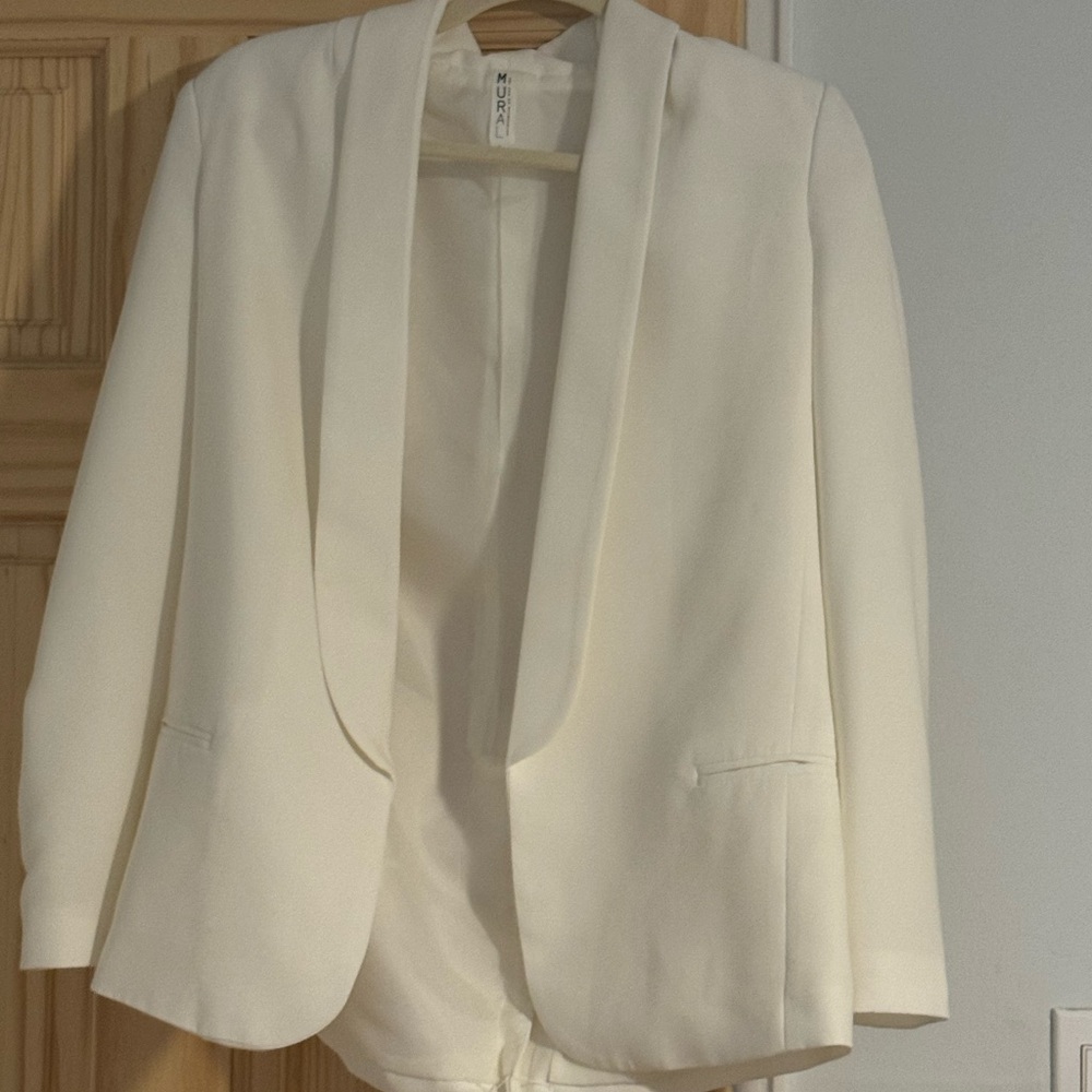 Elegant White Women's Blazer